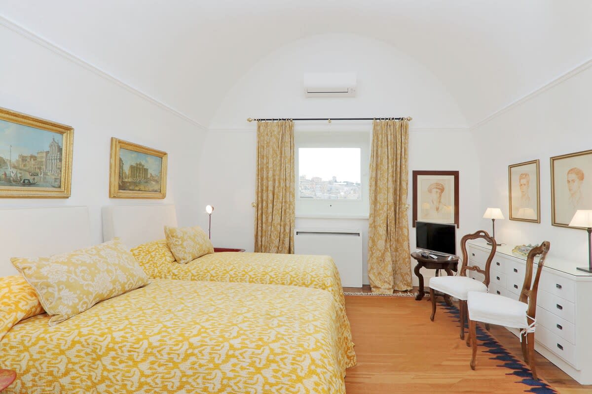 La Camelia - Image 19