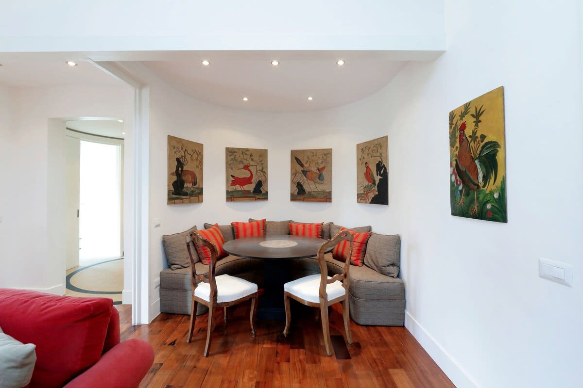 La Camelia - Image 11