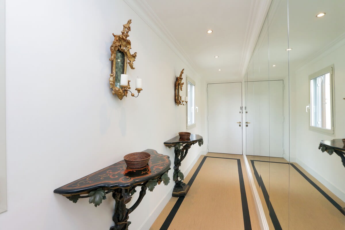 La Camelia - Image 29