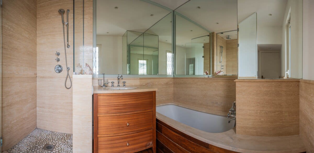 Paris Indulgence - Image 16