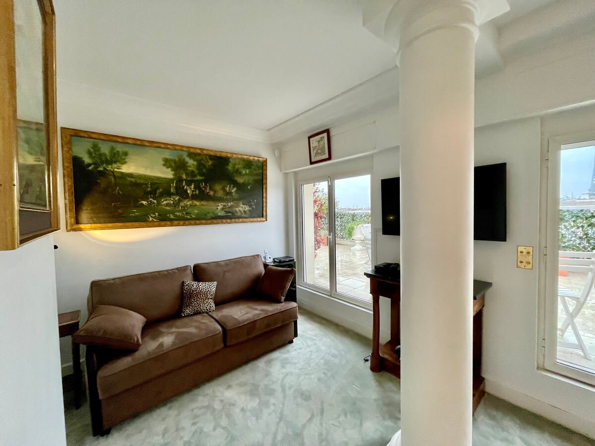 Paris Indulgence - Image 29