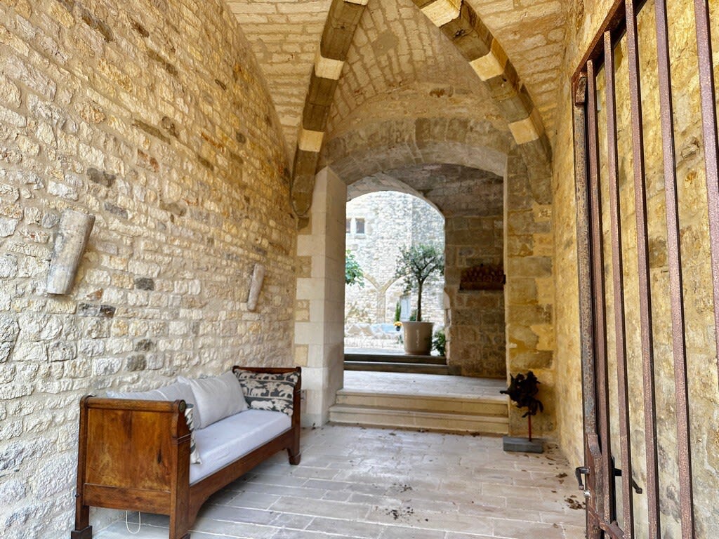 The Vaulted Palace - Image 27