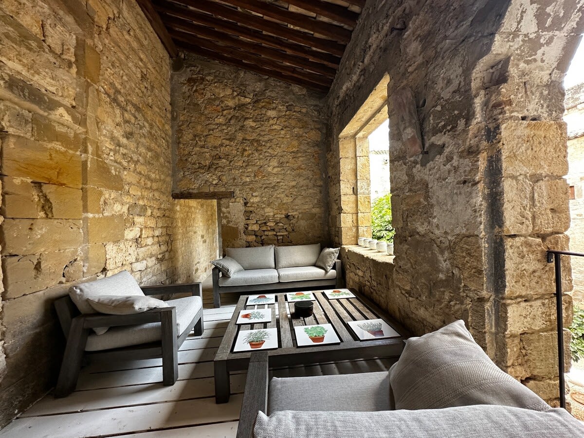 The Vaulted Palace - Image 16