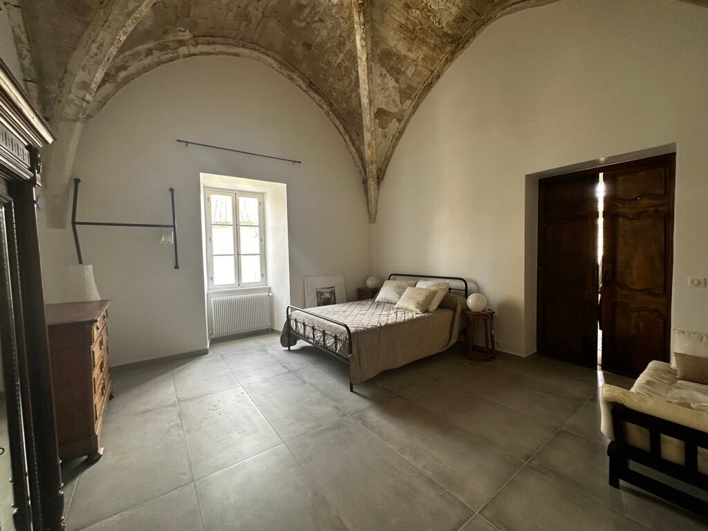 The Vaulted Palace - Image 12