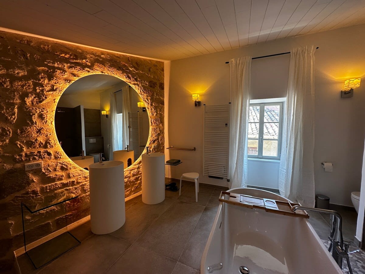 The Vaulted Palace - Image 20