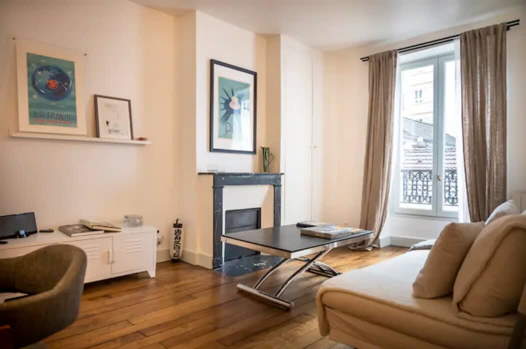 Hemingway's Haven - Minutes from Montparnasse — Paris - 15th Arrondissement, Île-de-France — vacation rental