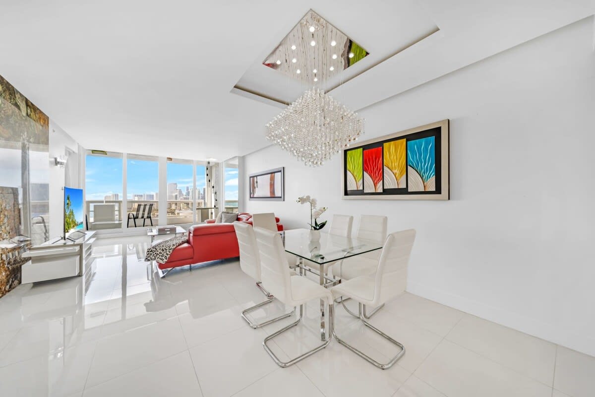 Penthouse | Ocean View | King Bed | StayCozy