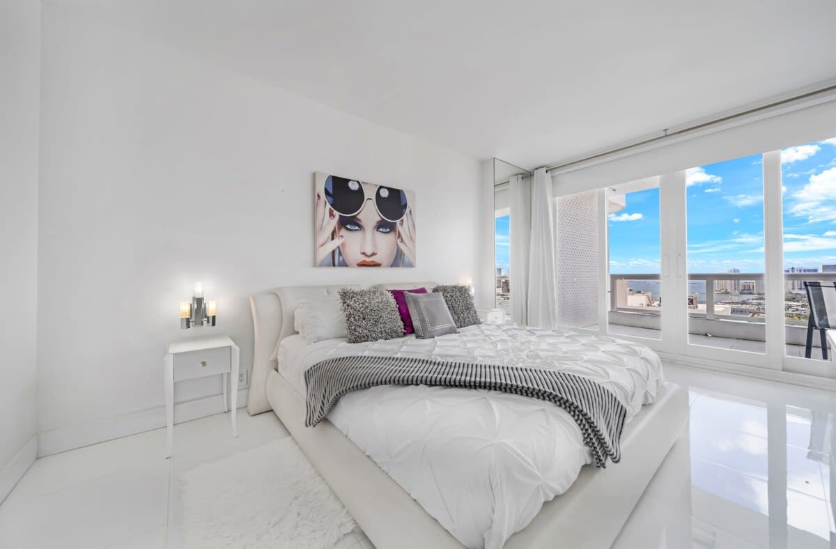 Penthouse | Ocean View | King Bed | StayCozy