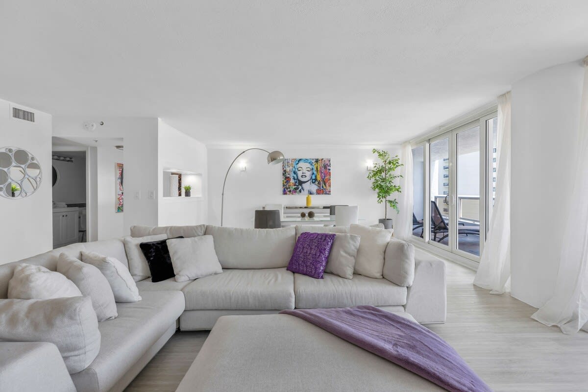 Bayviews & Balcony | Elevated Amenities | StayCozy