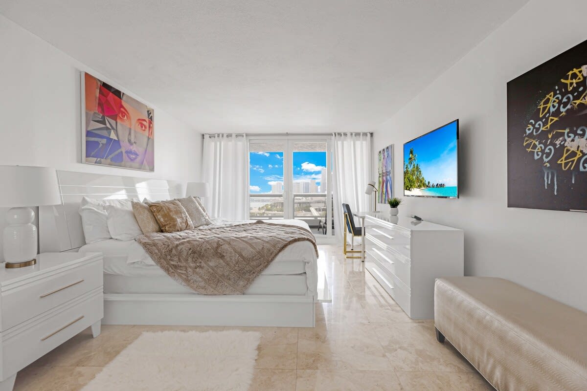 Bayviews & Balcony | Elevated Amenities | StayCozy