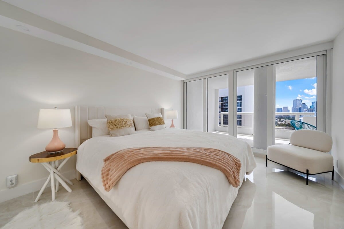 Family-Friendly 4BR w/ Private Balcony | StayCozy