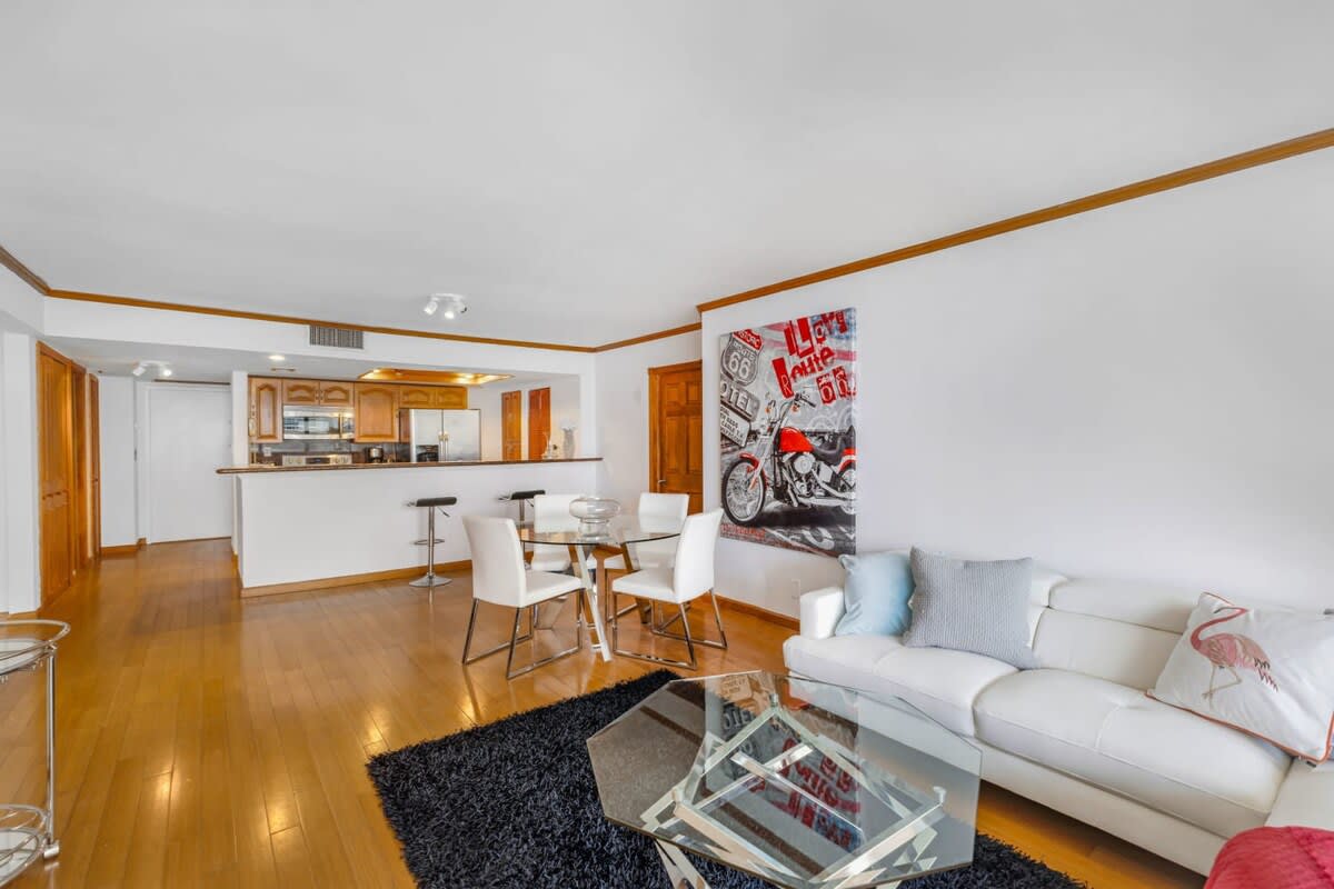 Bayfront Long-Stay | Premium Amenities | StayCozy