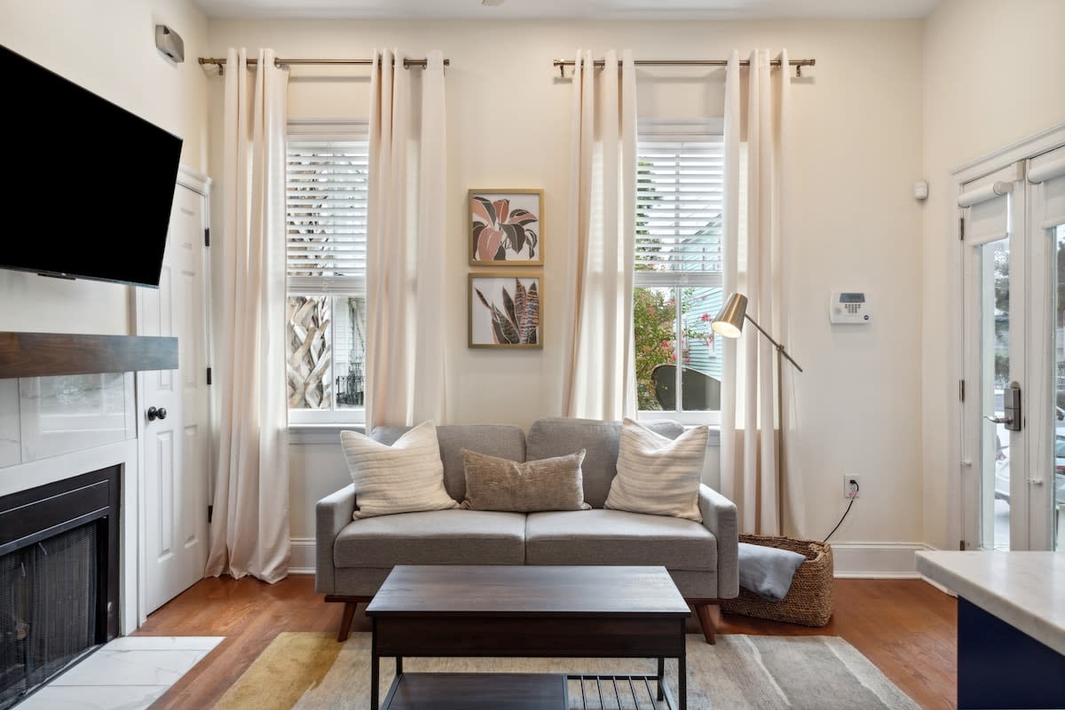 Bright & Fun 1 Bedroom Monthly Rental