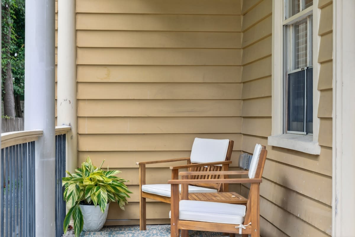 Bright & Fun 1 Bedroom Monthly Rental 2