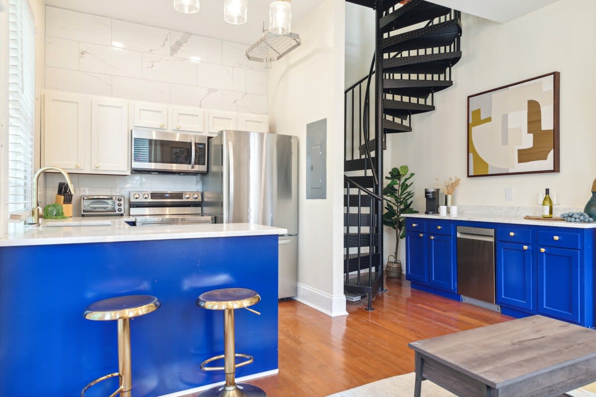 Bright & Fun 1 Bedroom Monthly Rental 3