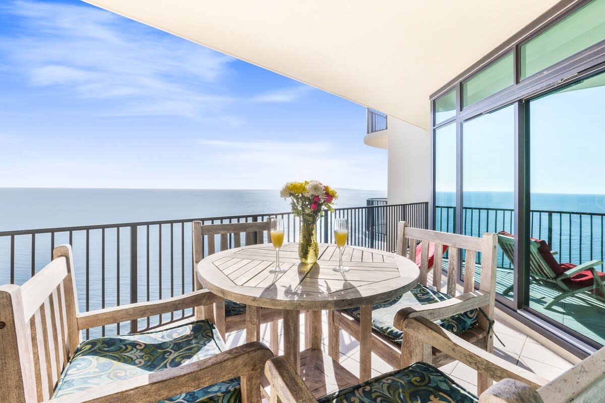 Phoenix West 2508: Beachfront Bliss with Lazy River and beach Views — Orange Beach, AL — vacation rental