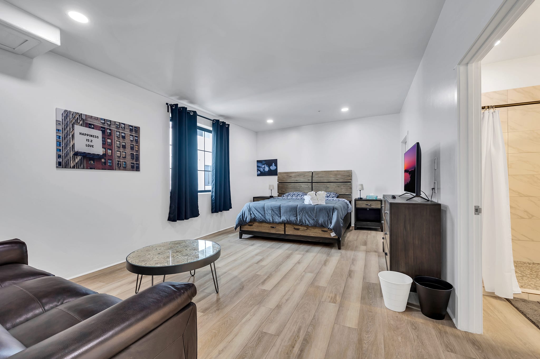 Rooftop View, King Bed, 3 Story, Garage