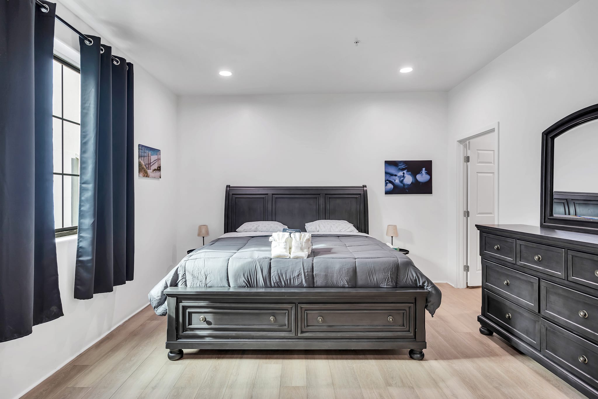 New! King Bed, Rooftop City View, Garage, 3 Story