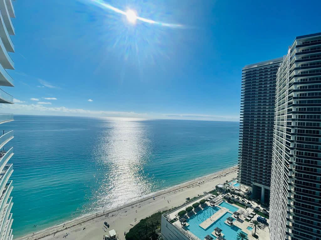 Stunning Ocean Views at LYFE Resort by rent4us