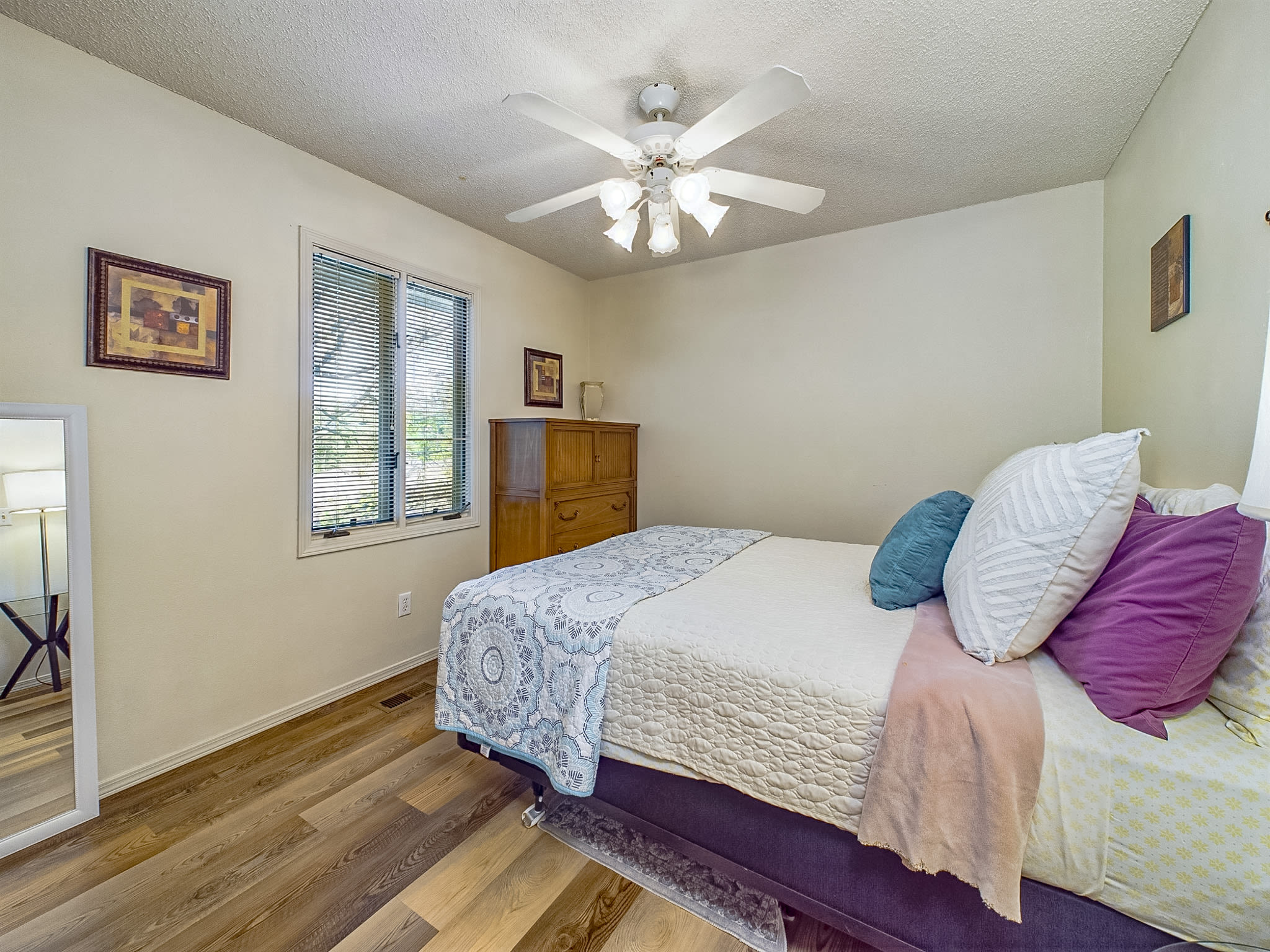Bedroom 3 - Queen Bed