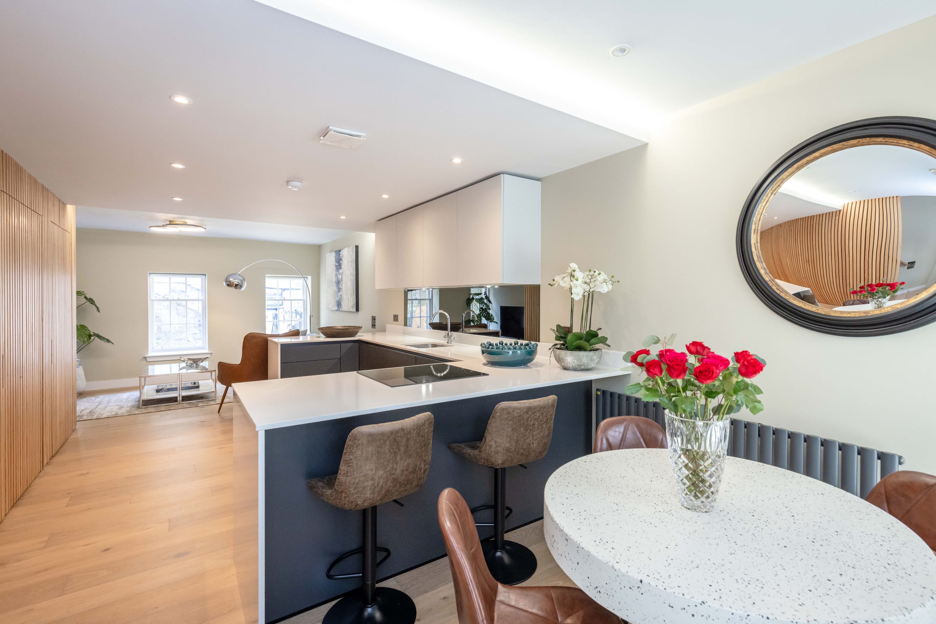 Dragon Suites - City Centre 2 Bed Luxury Mews House — Edinburgh, Scotland — vacation rental