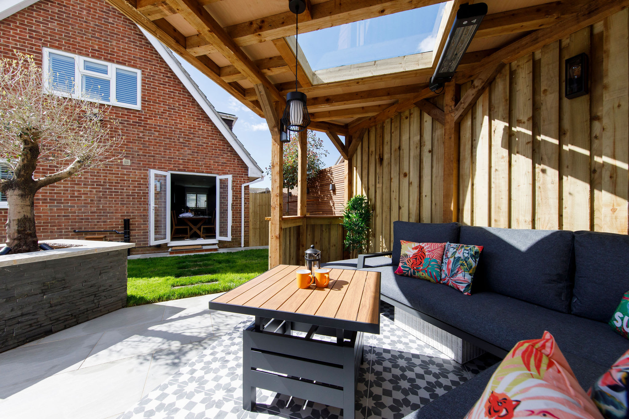 Relax outside whatever the weather, with undercover seating and heat lamps for cooler evenings.