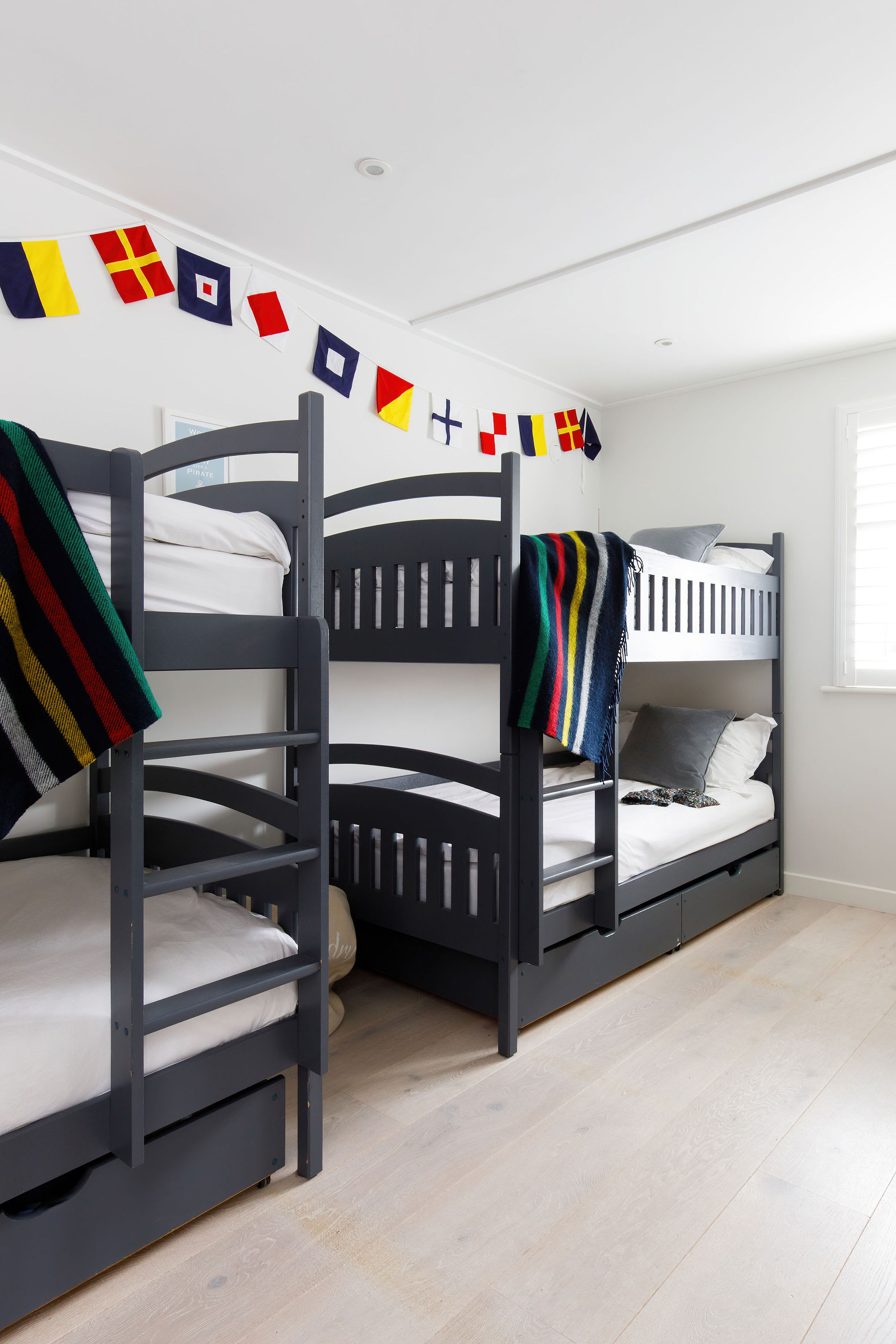 Ahoy, mateys! Join our crew in the pirate-themed kids' room! Sleeps 4 in 2 bunks