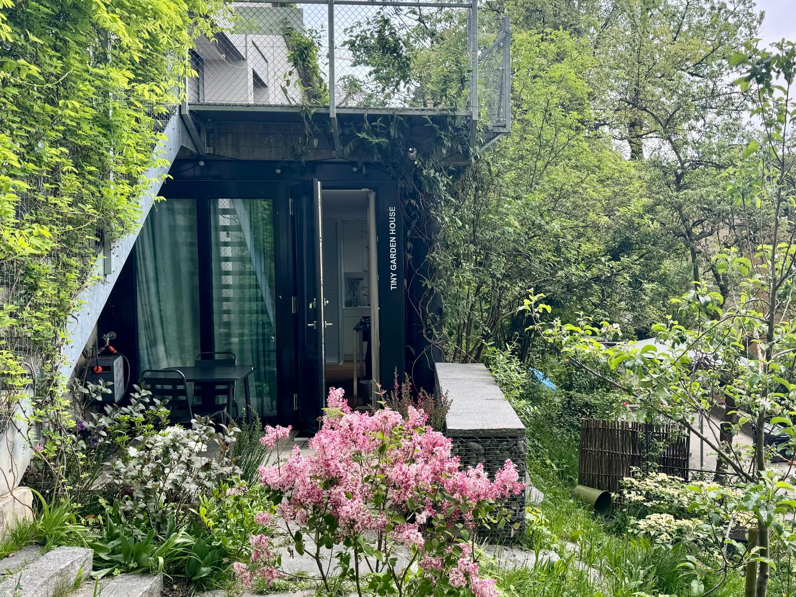 Lucerne Tiny Garden Retreat w/ Private Patio — Luzern, Kanton Luzern — vacation rental