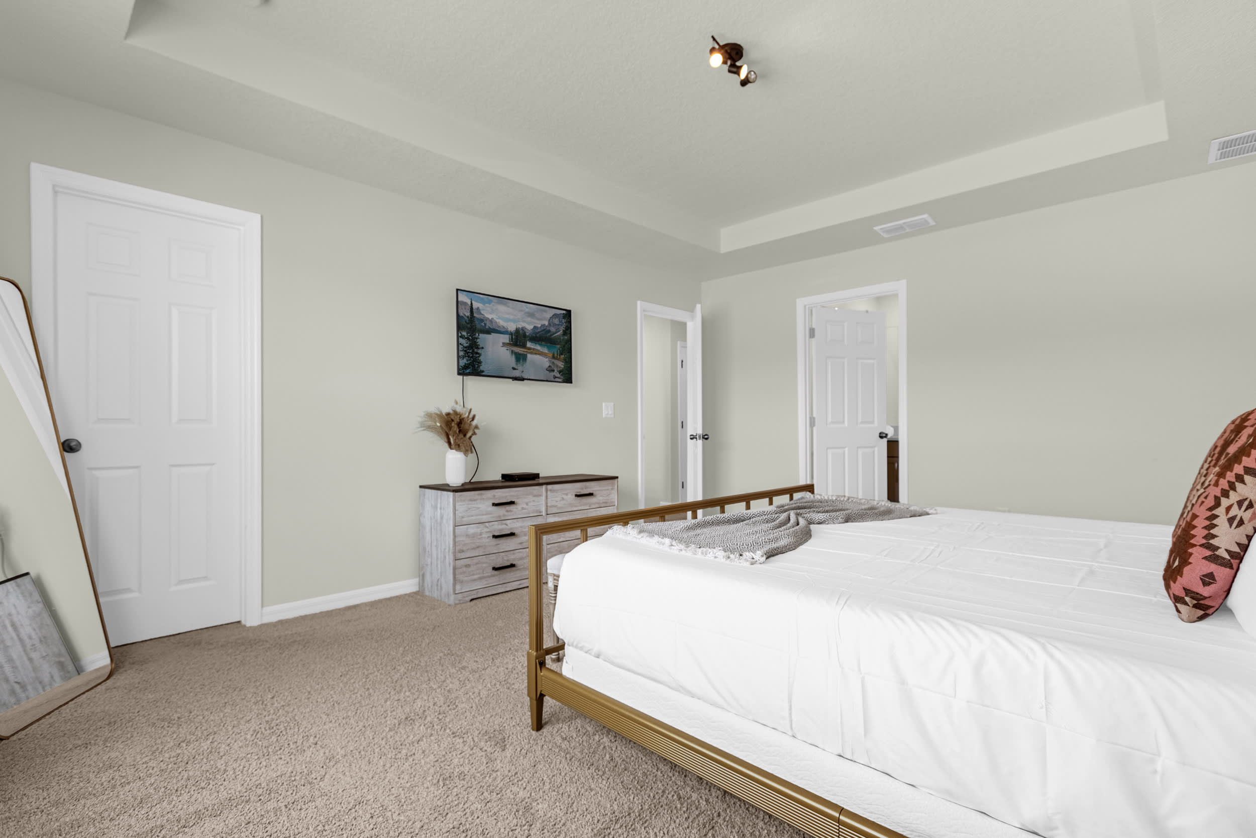 King Bedroom with Ensuite