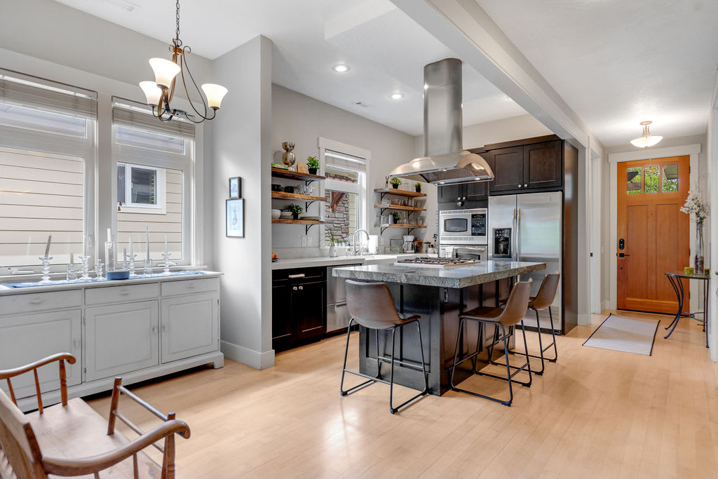 Elegant Boise River Home at Bown Crossing with Hot Tub 6