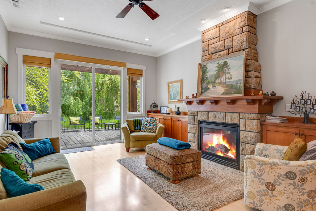 Elegant Boise River Home at Bown Crossing with Hot Tub