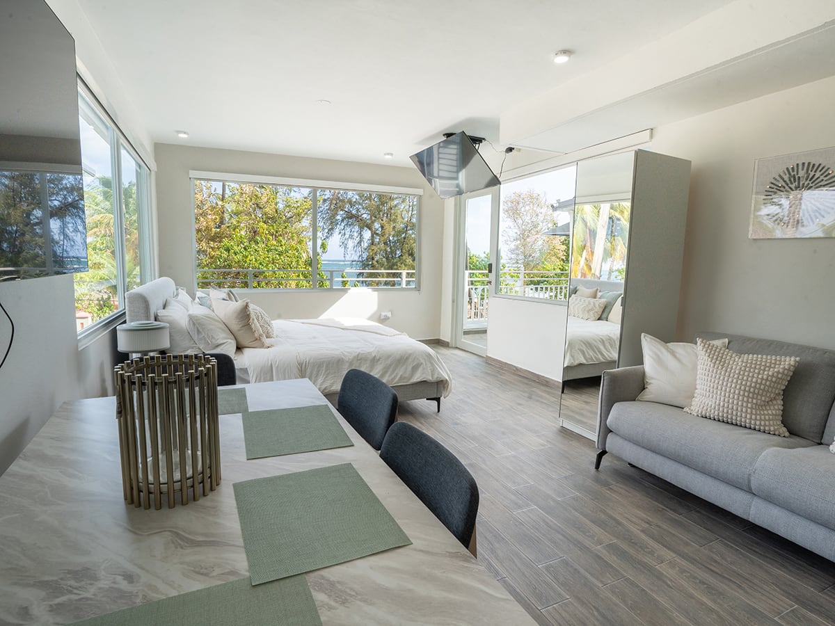 AQUA Terrazas 7 · Beachfront Getaway with King Bed - Property photo