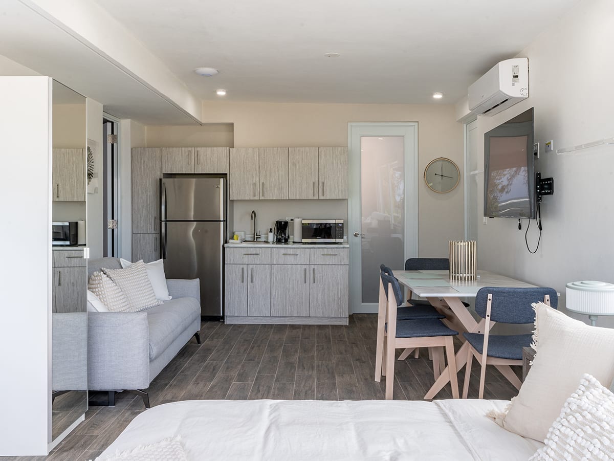 AQUA Terrazas 7 · Beachfront Getaway with King Bed - Property photo