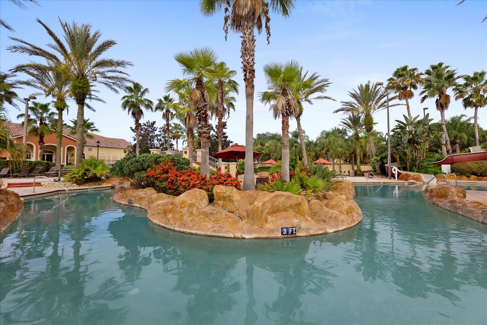 Townhouse w/pool slide & lazy river at Regal Palm