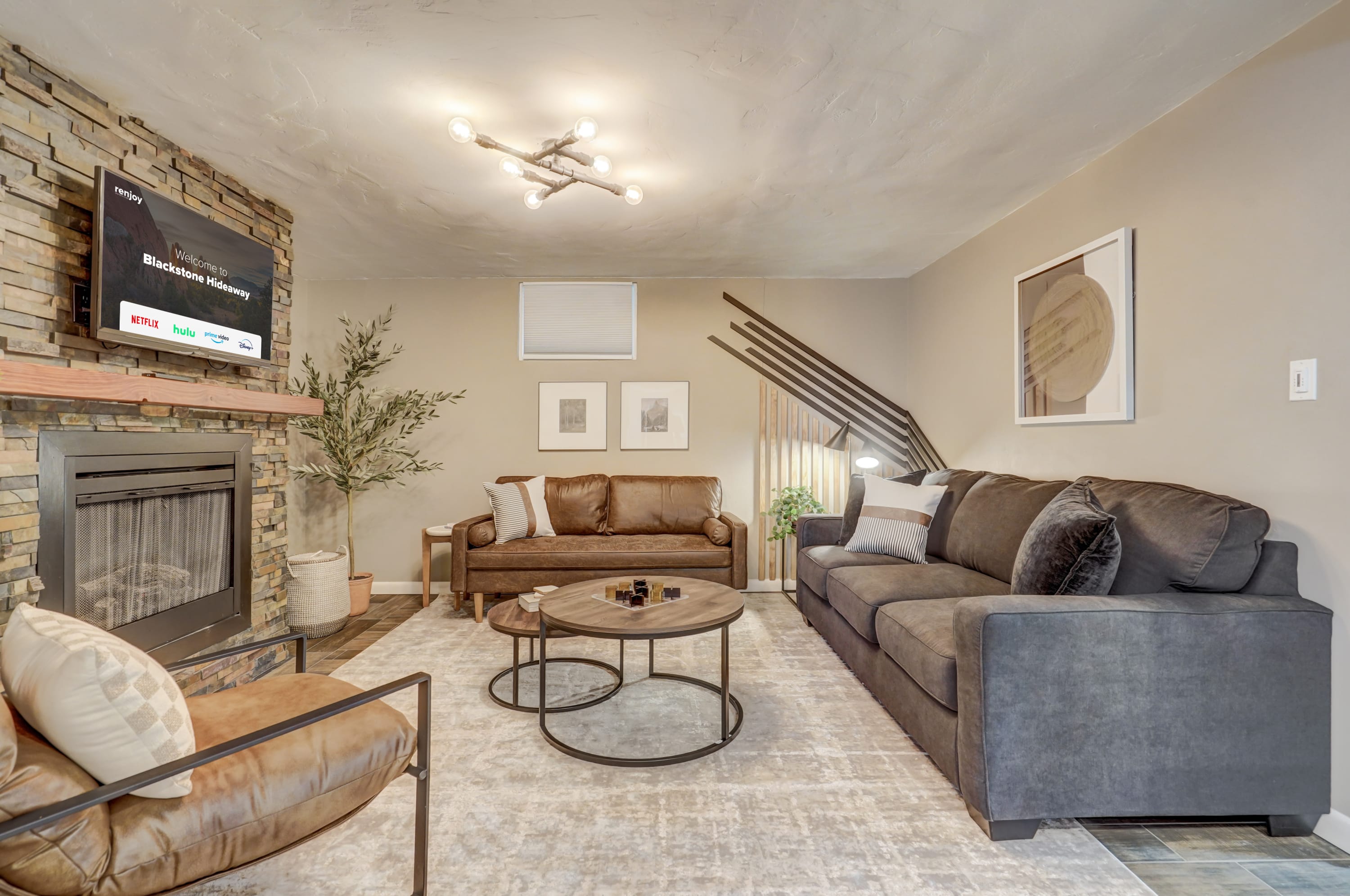 Blackstone Hideaway! Downtown Lower-Level Apt! β Colorado Springs, CO β vacation rental
