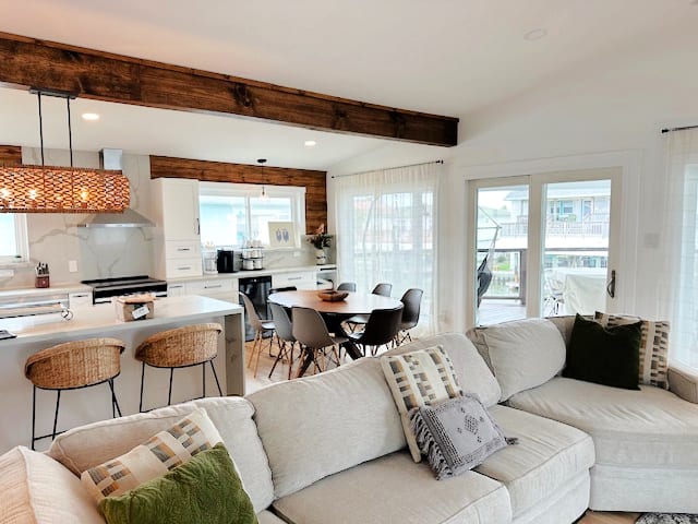 Here Fishy Fishy Chic Bayside Hot Tub Fire Pit 9