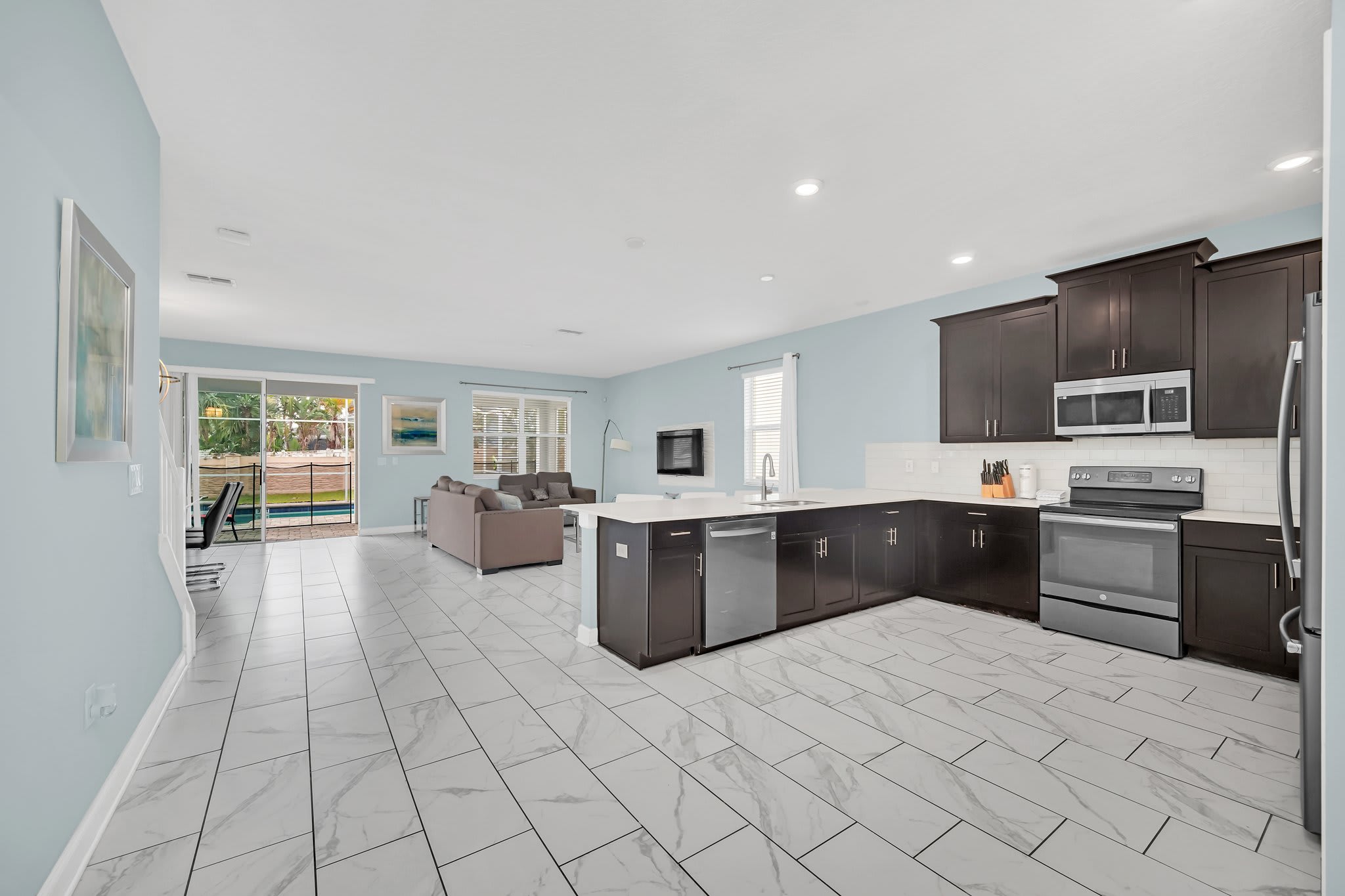 Epic 8B Villa Projector Theater Pool in Gated Community | Photo 6