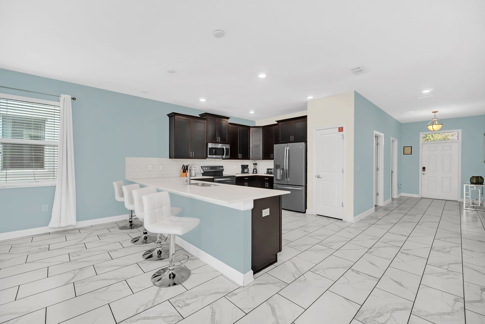 Epic 8B Villa Projector Theater Pool in Gated Community | Photo 12