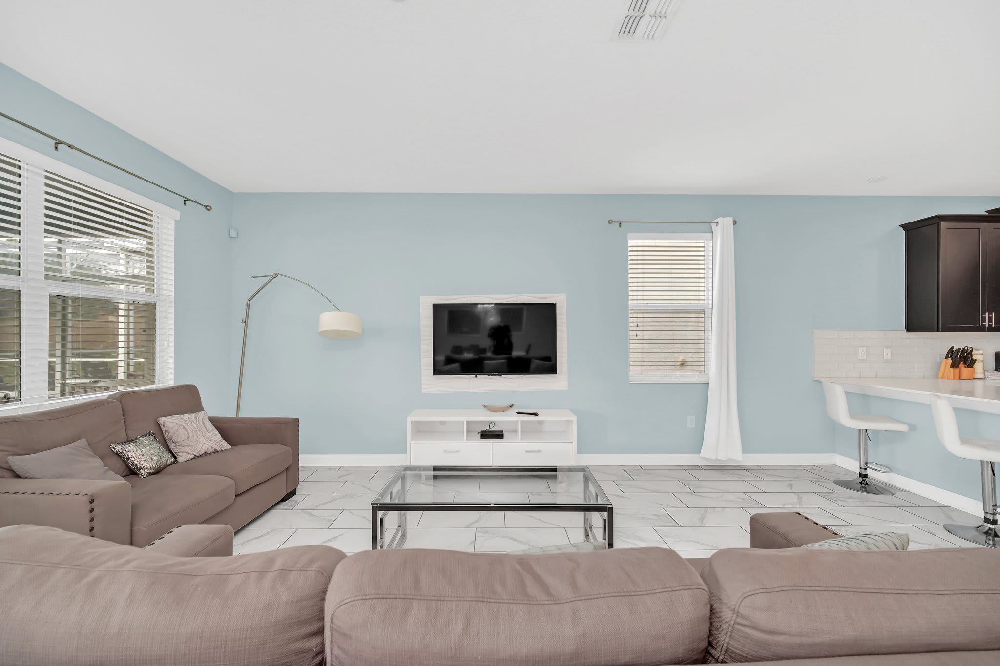 Epic 8B Villa Projector Theater Pool in Gated Community | Photo 7
