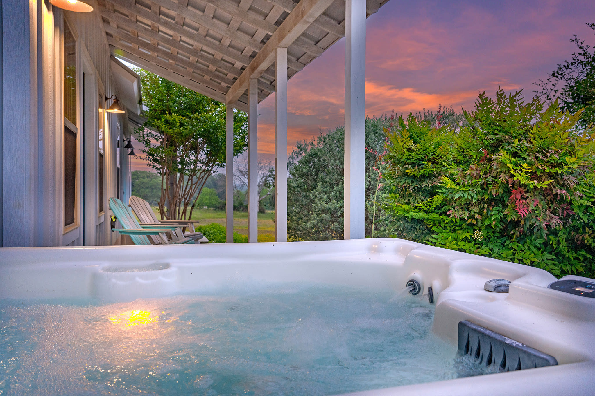 Meadows Cottage - Hot Tub & 5 mins to Main — Fredericksburg, TX — vacation rental
