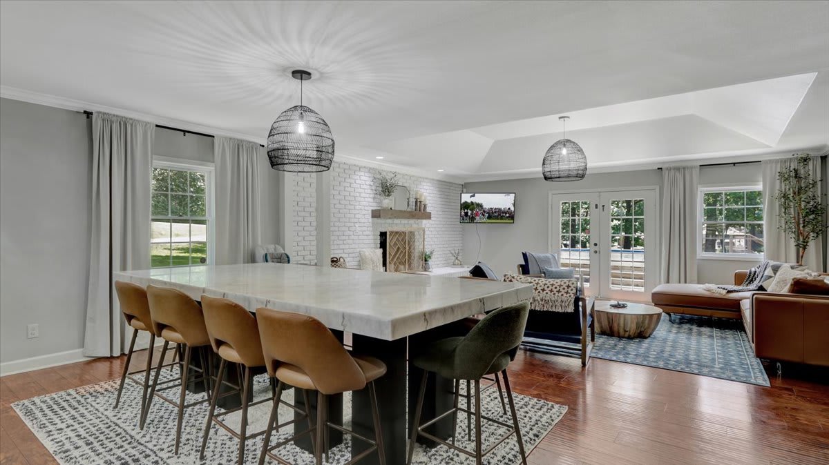 Spacious Lakefront Home | Pool | Hot Tub | Fire Pit | Games - Foto 12