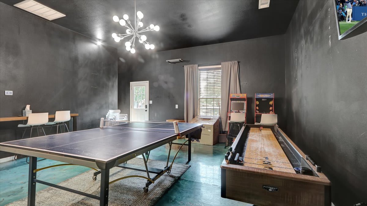 Spacious Lakefront Home | Pool | Hot Tub | Fire Pit | Games - Foto 7