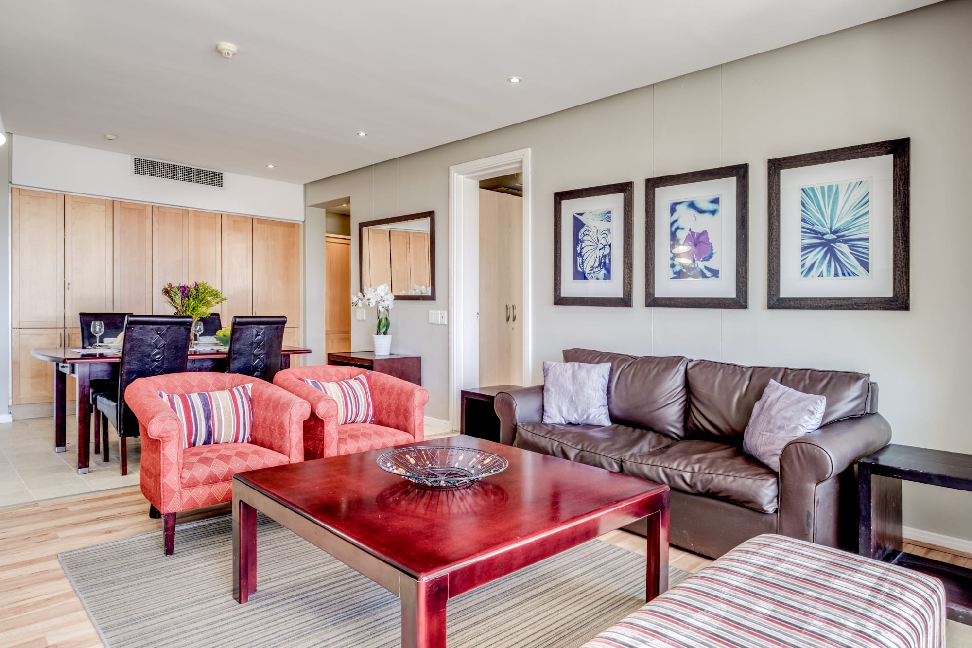 Simplistic Elegance at Altmore 203 6