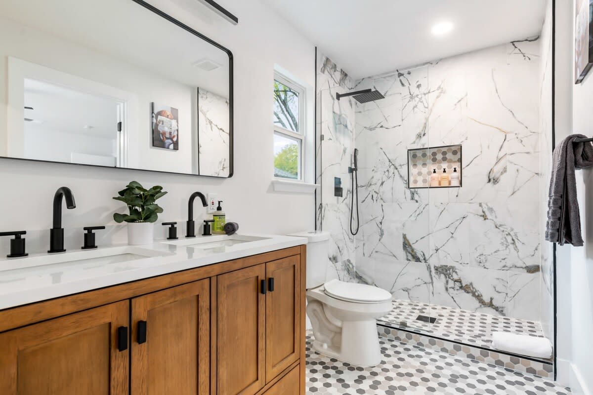 Remodeled 5BR Lux Home w/ Pool & Game Table- Pets!