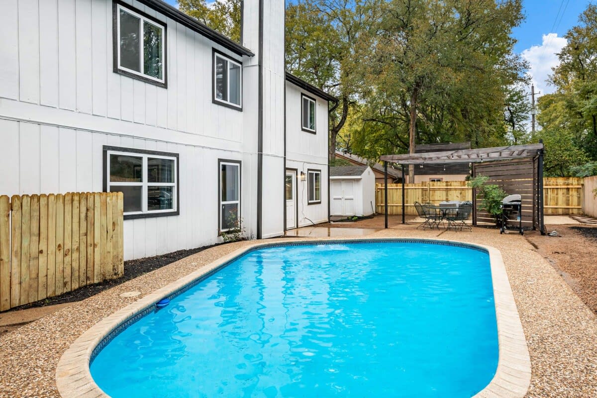 Remodeled 5BR Lux Home w/ Pool & Game Table- Pets!