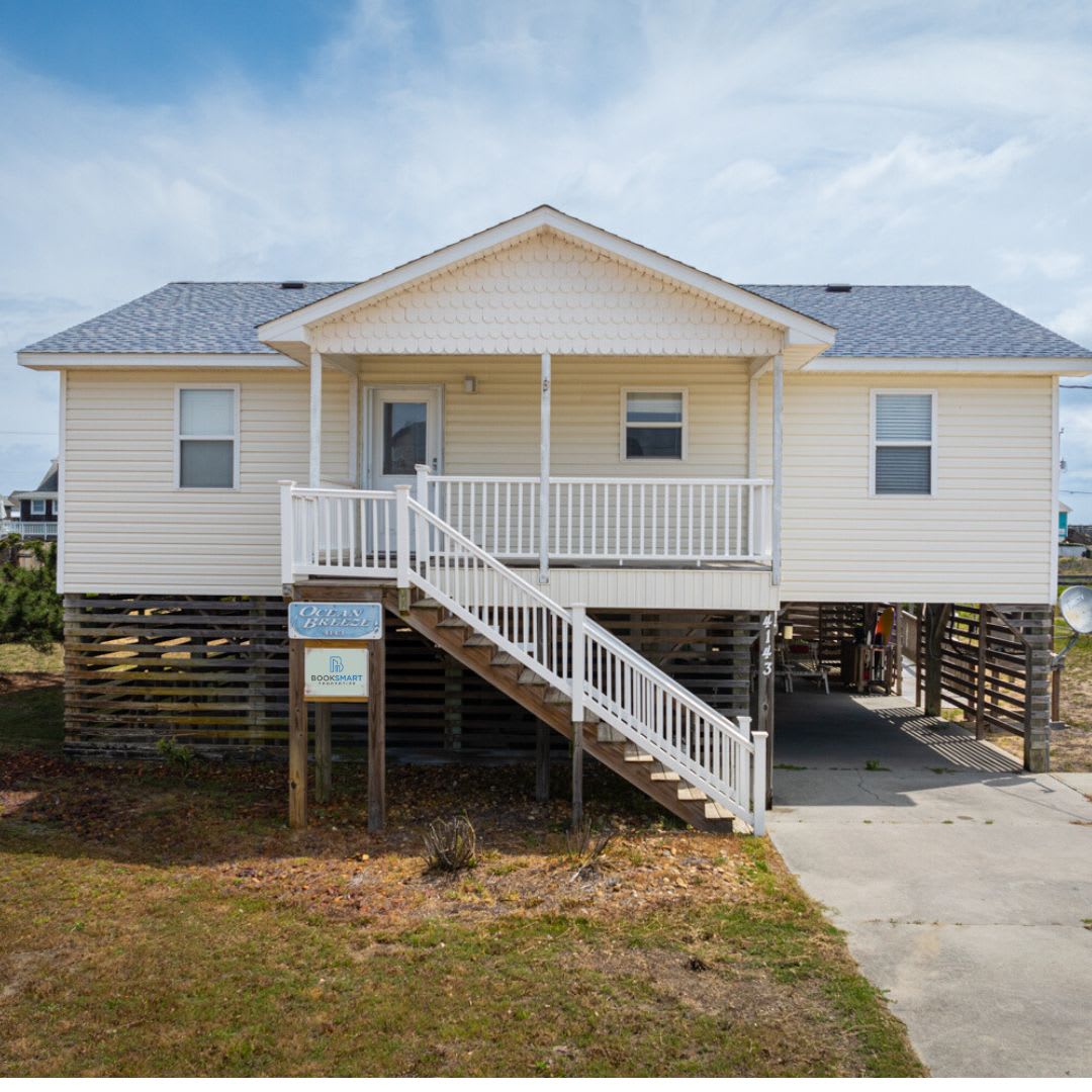 Modern 3rd Row Cottage, Hot Tub and Pet Friendly! — Kitty Hawk, NC — vacation rental