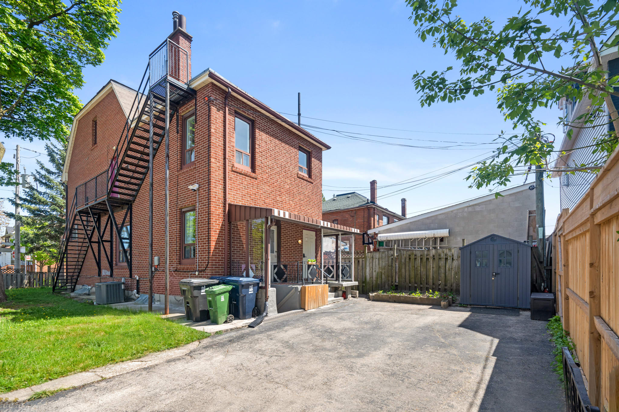 1 Bedroom Home Exterior 