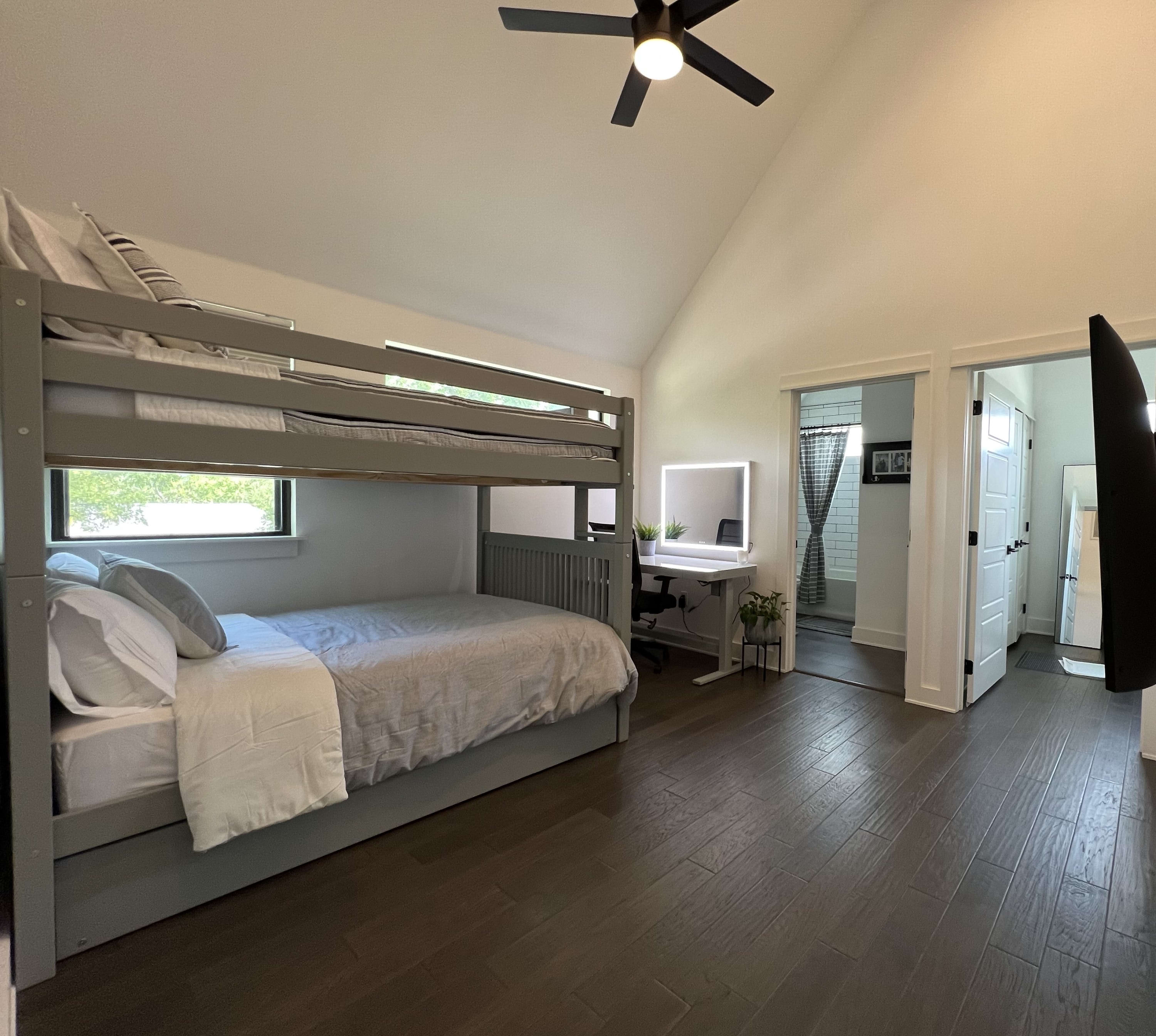 East Austin, 4 BR, Modern | The Allen