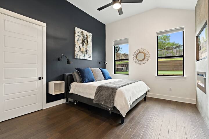 East Austin, 4 BR, Modern | The Allen