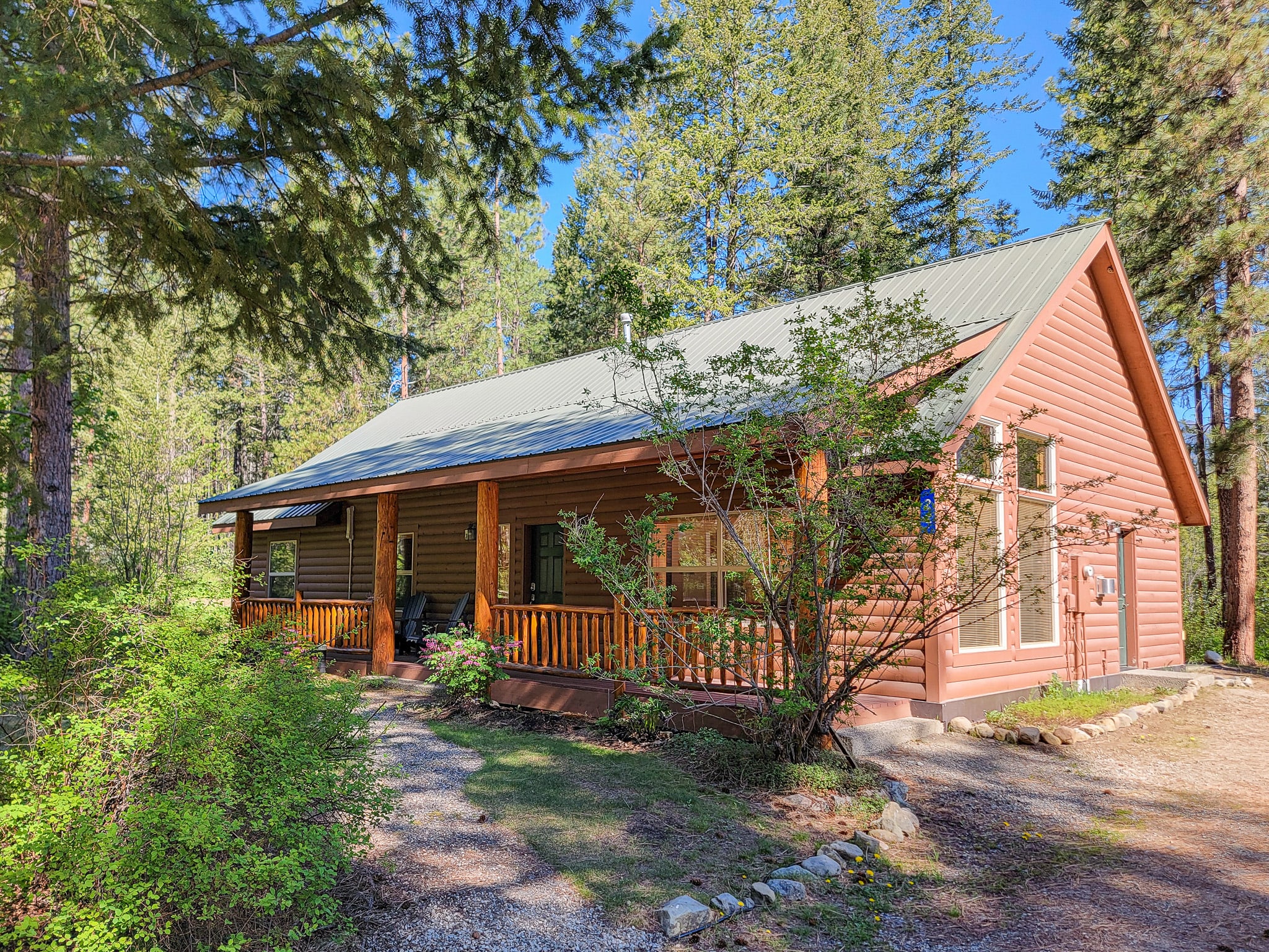 Woodland Retreat: Cozy Cabin Near Trails & Mazama — Winthrop, WA — vacation rental